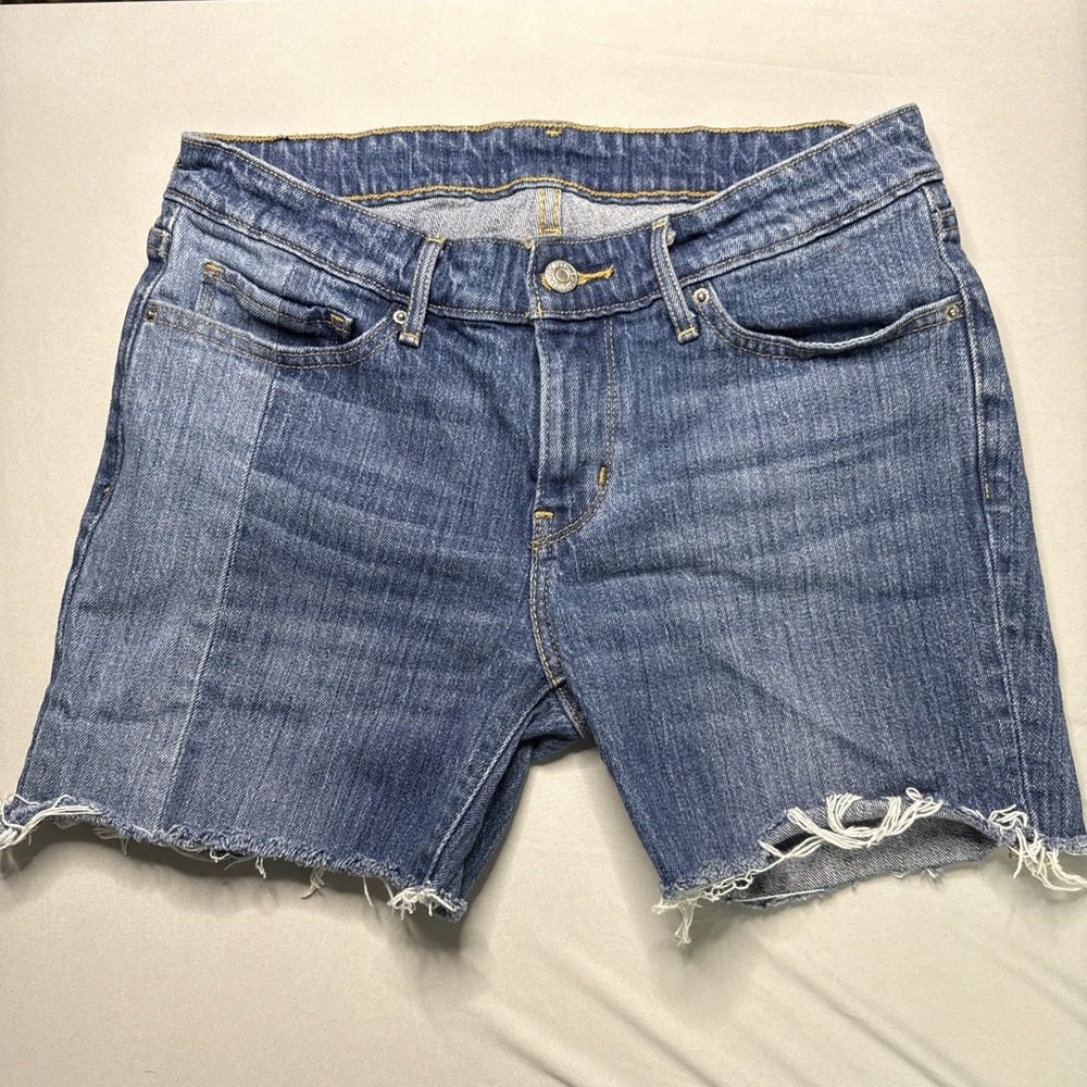 Levi's Women's‎ Shorts Two Tone Denim 28 Mid Rise Jorts